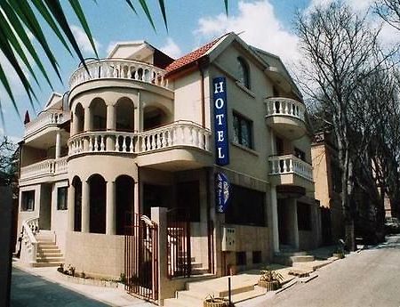 Antik Hotel Varna Bagian luar foto