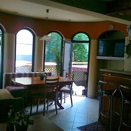 Antik Hotel Varna Bagian luar foto