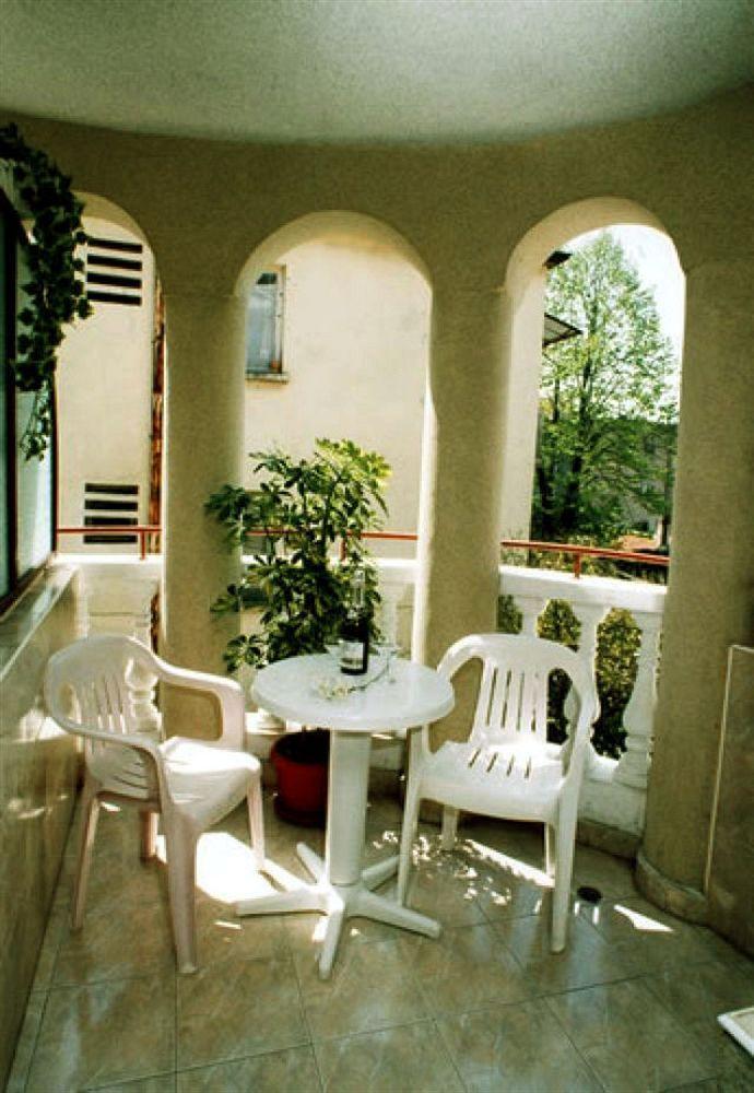 Antik Hotel Varna Bagian luar foto