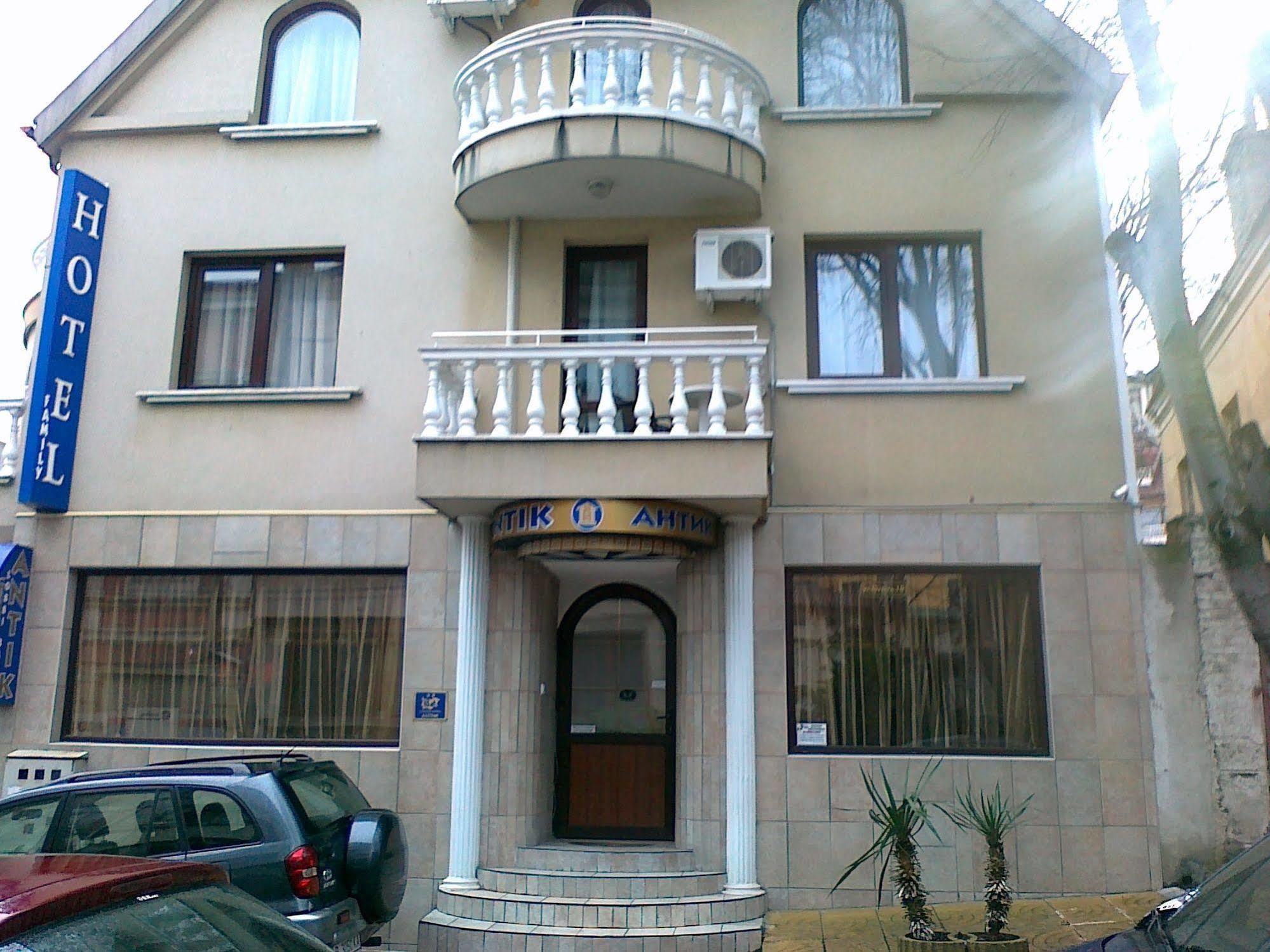 Antik Hotel Varna Bagian luar foto