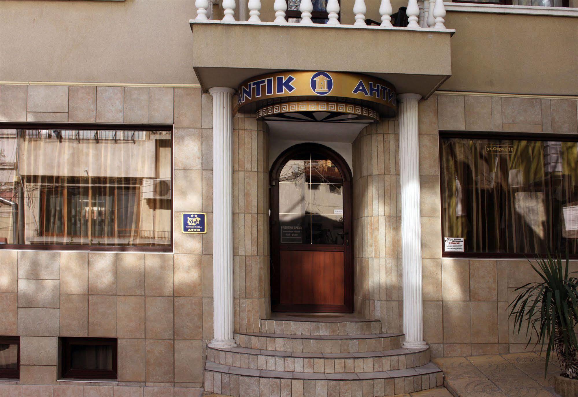 Antik Hotel Varna Bagian luar foto