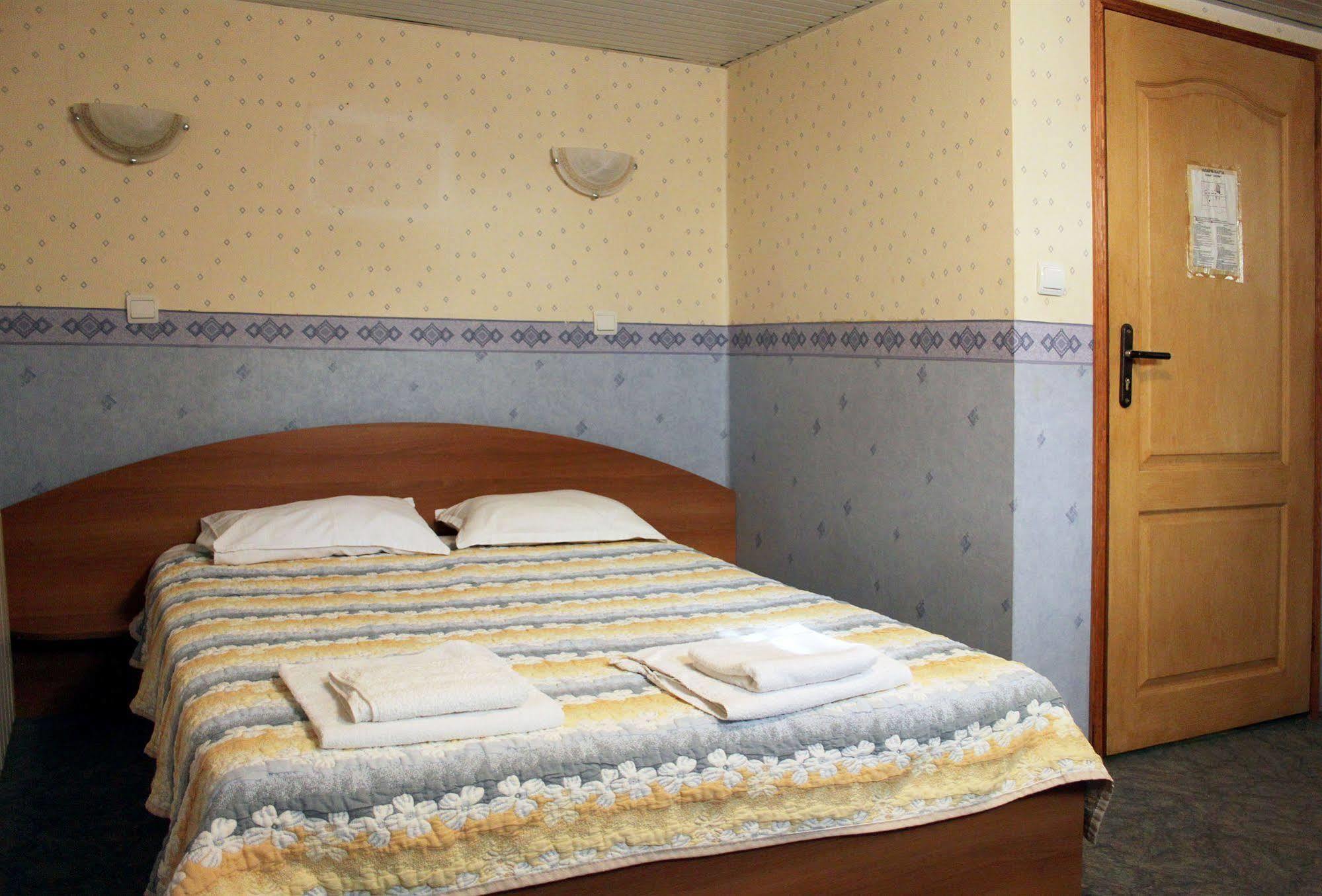 Antik Hotel Varna Bagian luar foto