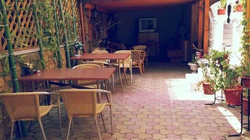 Antik Hotel Varna Bagian luar foto