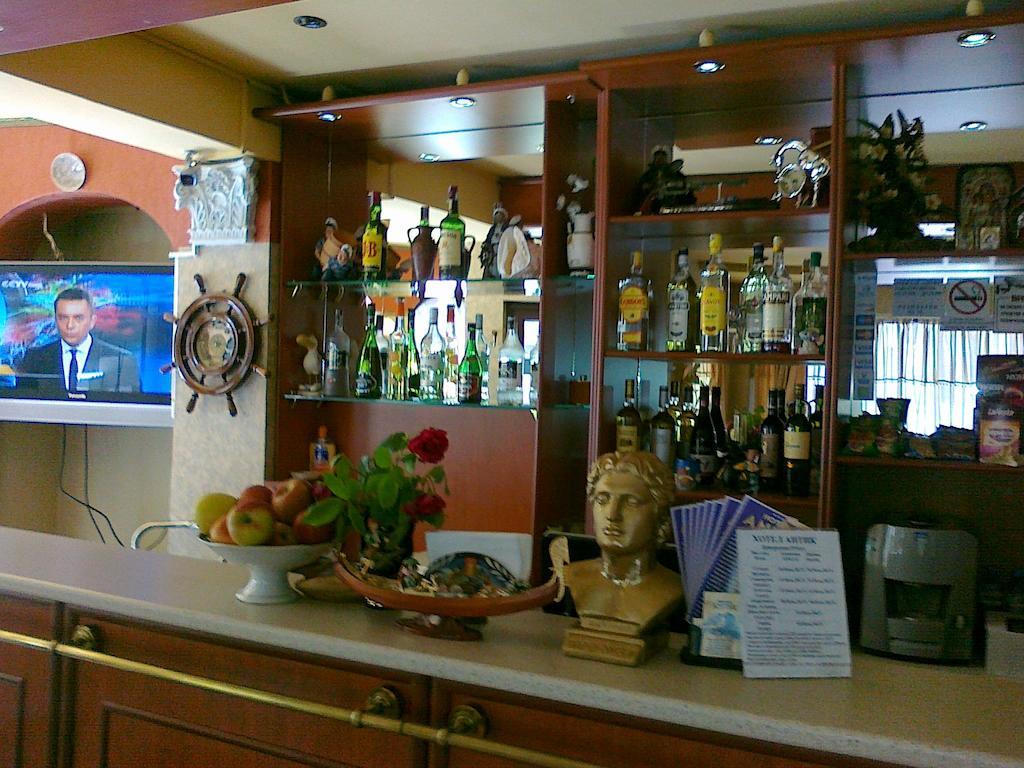 Antik Hotel Varna Bagian luar foto